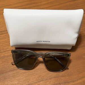 Gentle Monster Pino BRC11 Sunglasses with Original White Case